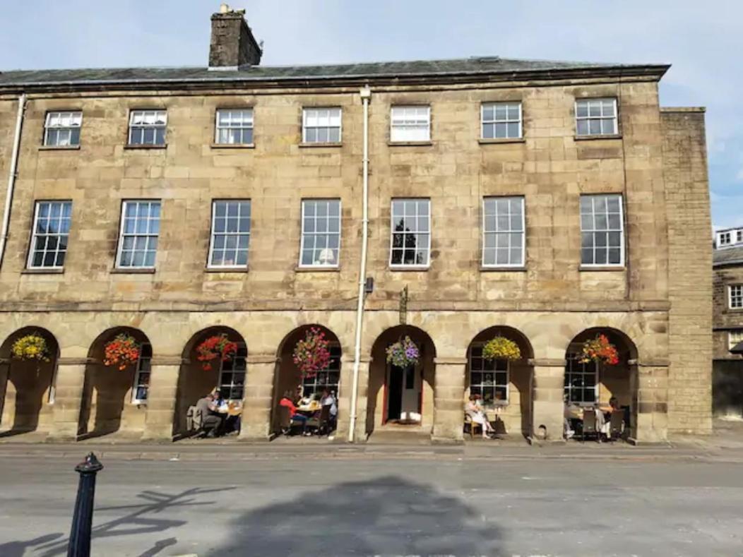 No 6 The Square Tearooms & Accommodation 巴克斯顿 外观 照片