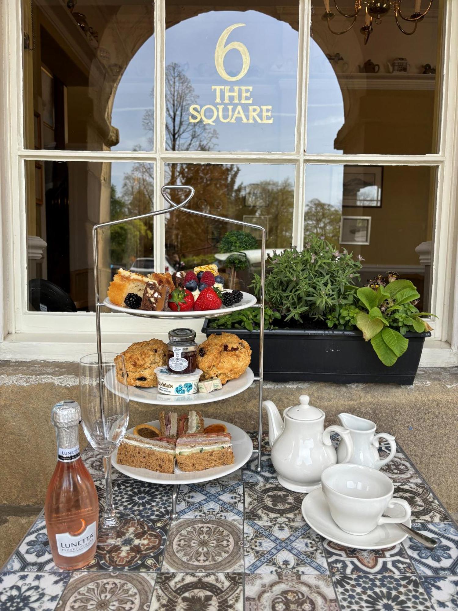 No 6 The Square Tearooms & Accommodation 巴克斯顿 外观 照片